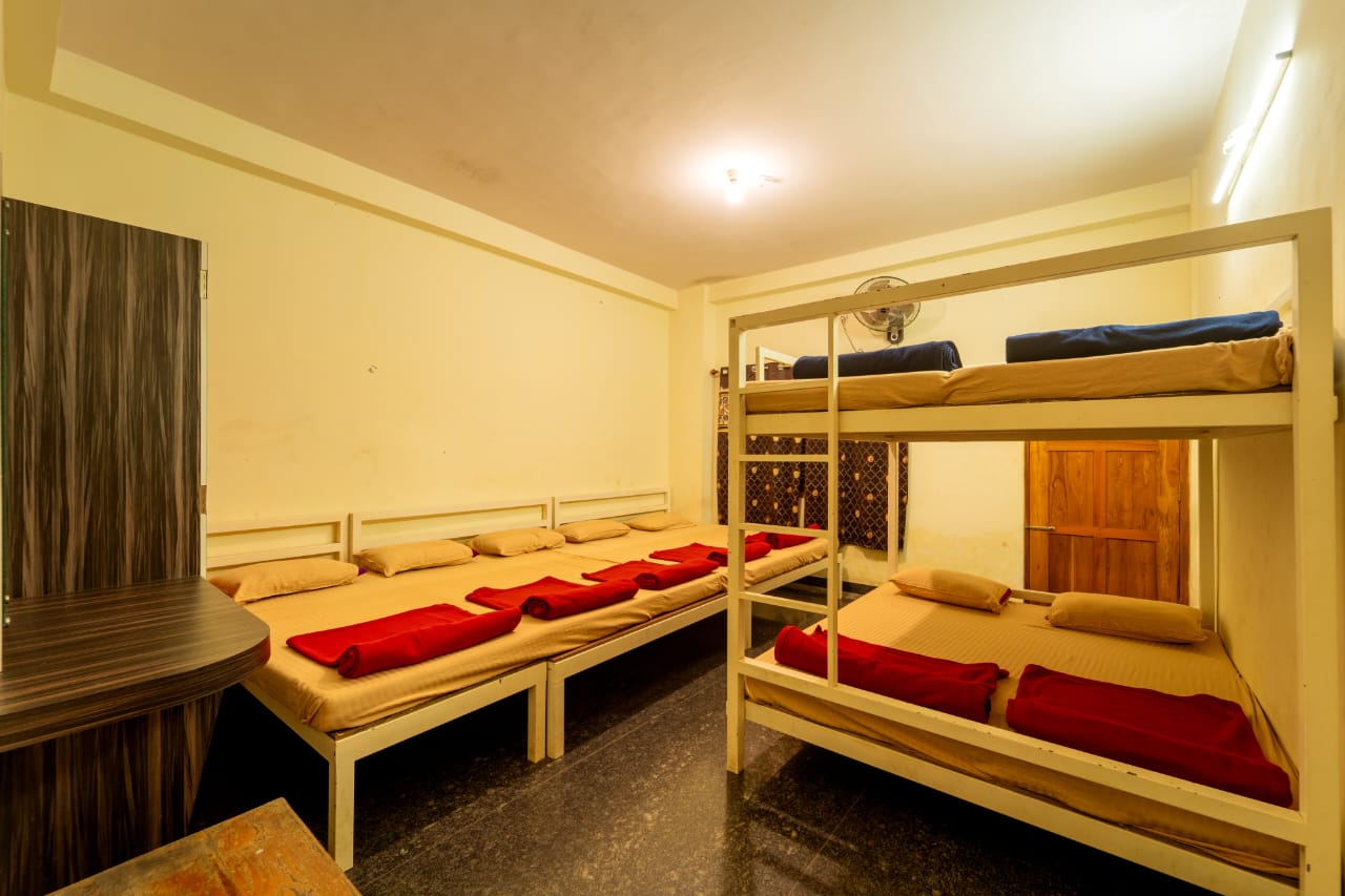 8 Sharing Room (Non-AC) at WHITE PETAL HOMESTAY in Dandeli