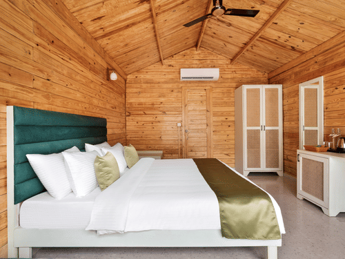Standard Couple Room (Non-AC) at Dream Project in Dandeli