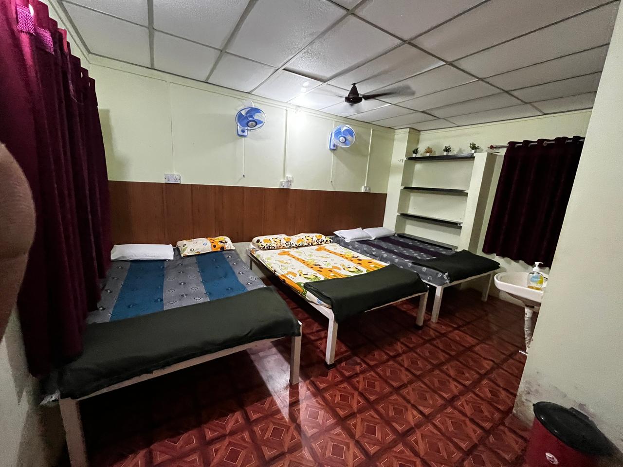 6 Sharing Room (Non-AC) at River Inn ( Recommended for family) in Dandeli